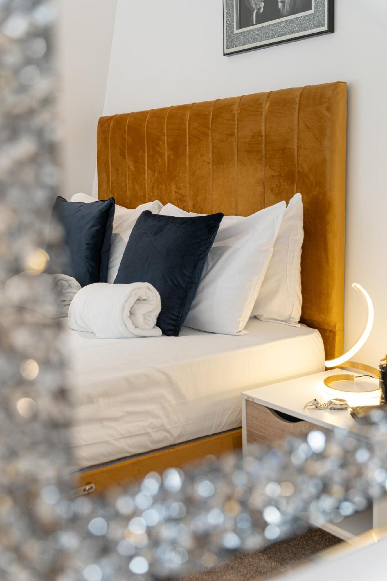 Stunning 1-Bedroom Penthouse In Marble Arch 72 Londra Esterno foto