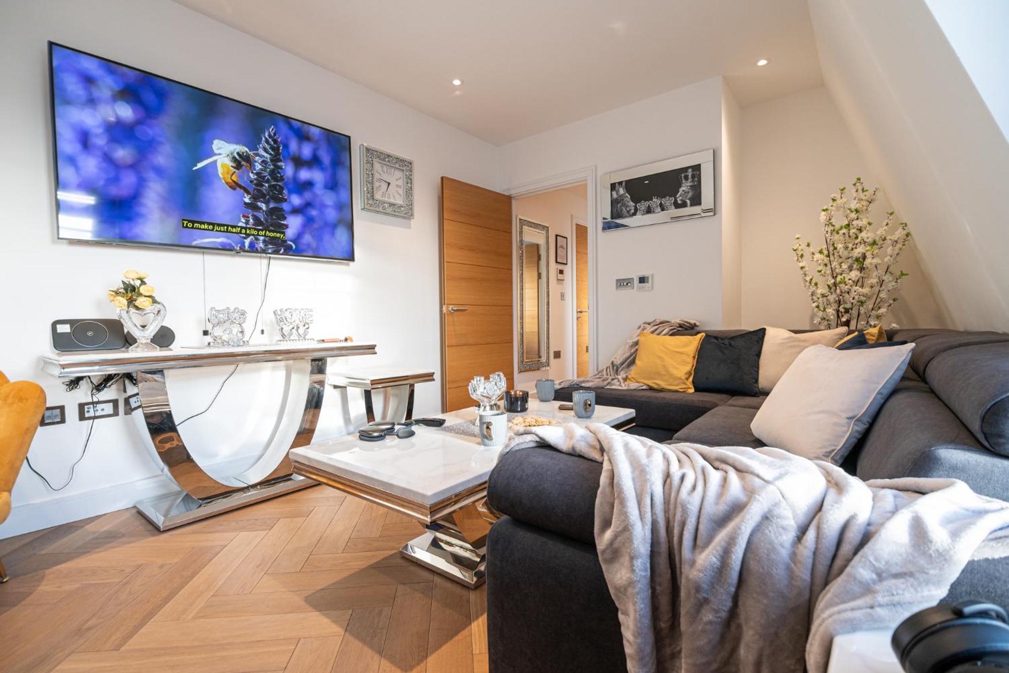 Stunning 1-Bedroom Penthouse In Marble Arch 72 Londra Esterno foto
