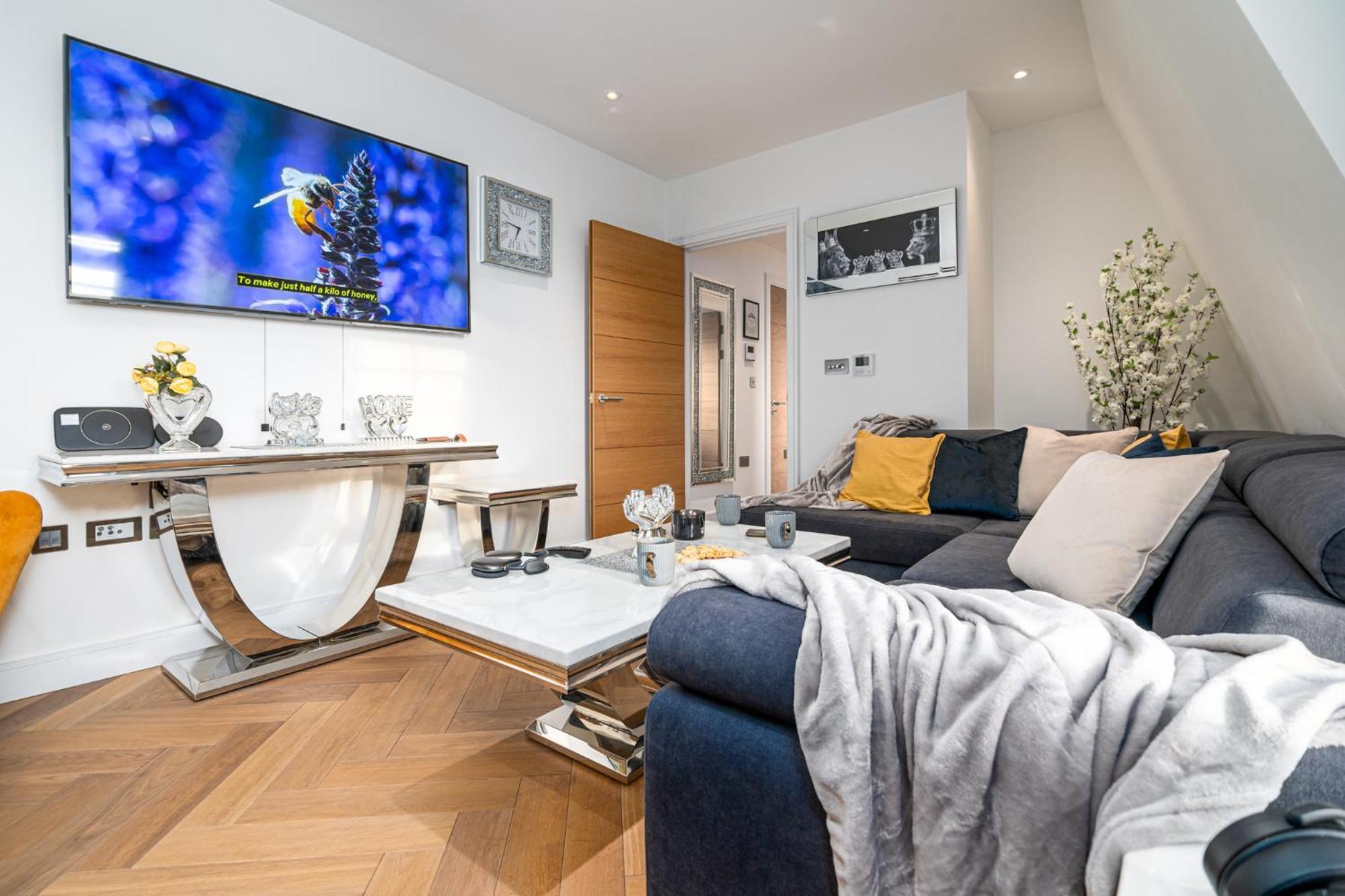 Stunning 1-Bedroom Penthouse In Marble Arch 72 Londra Esterno foto
