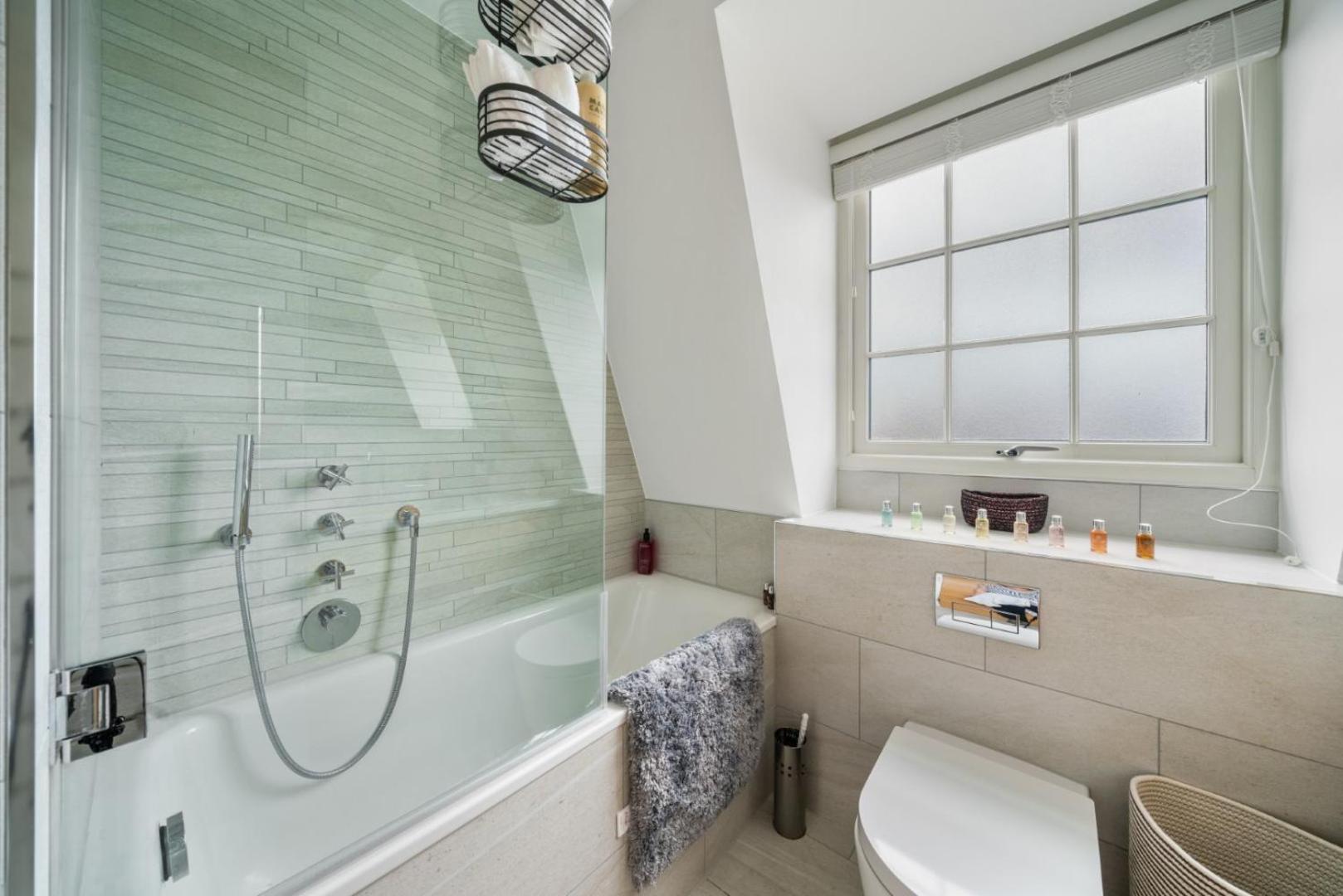 Stunning 1-Bedroom Penthouse In Marble Arch 72 Londra Esterno foto